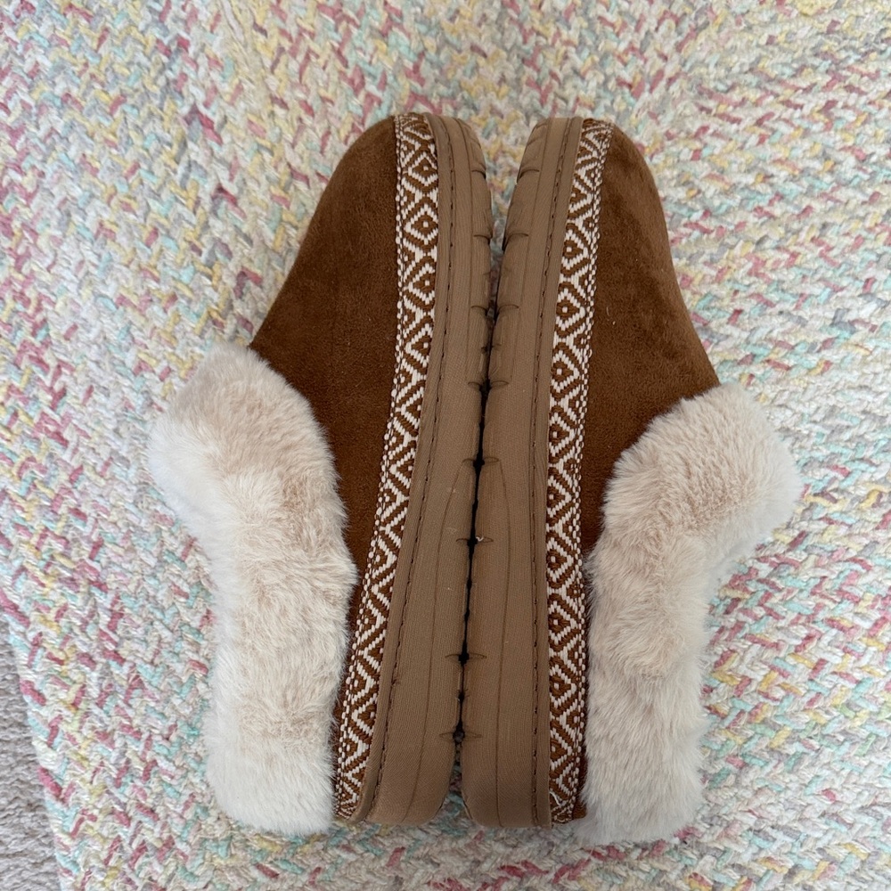 Brown Faux Fur Dearfoams Lined women's Slippers size US 9-10 (Large) - Picture 7 of 10